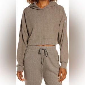 Alo Yoga Muse Set in Shadow Gray